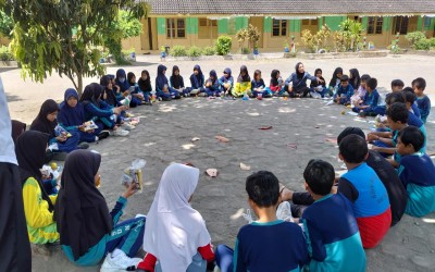 Semangat Hari Olahraga Nasional, SD Negeri Gamol Gelar Jum’at Sehat